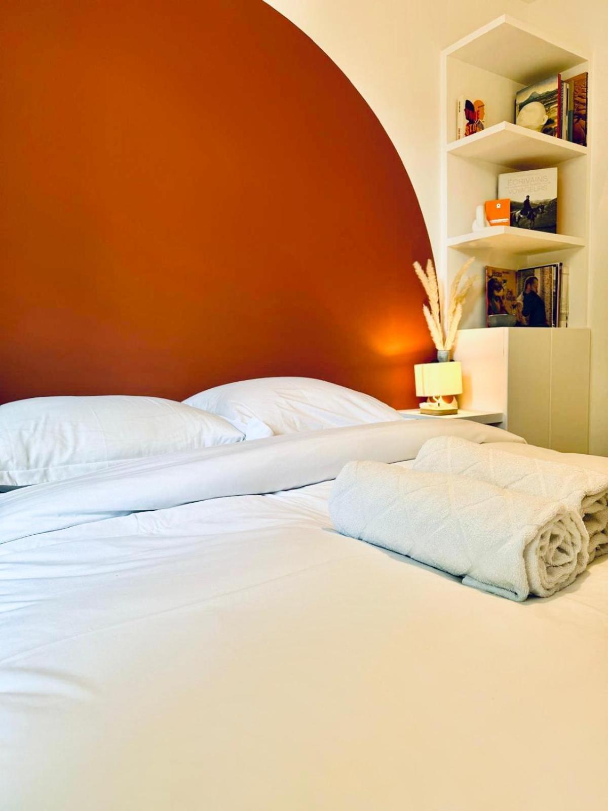 Charmant Appartement Au Coeur De Montmartre! Paris Exteriör bild