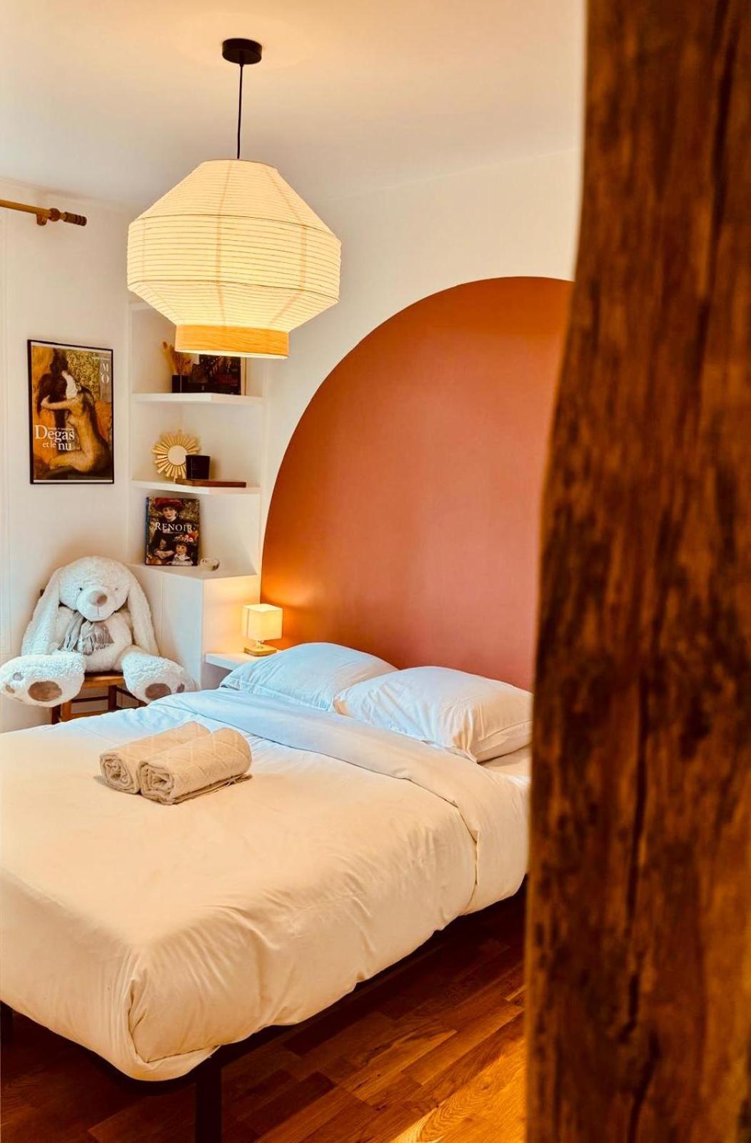 Charmant Appartement Au Coeur De Montmartre! Paris Exteriör bild